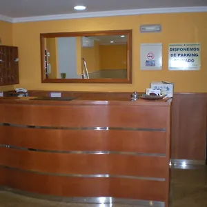 https://hostal-la-hispanidad.hotelsinnerja.org